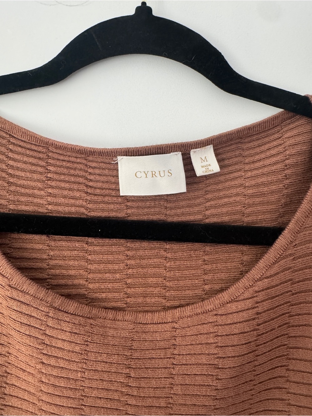 CYRUS Textured Dolman Sleeve Lightweight Sweater | Brown | Size Medium - Picture 3 of 5